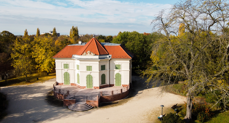 Esterházy Nyári lak és Cellarius Kincsesház